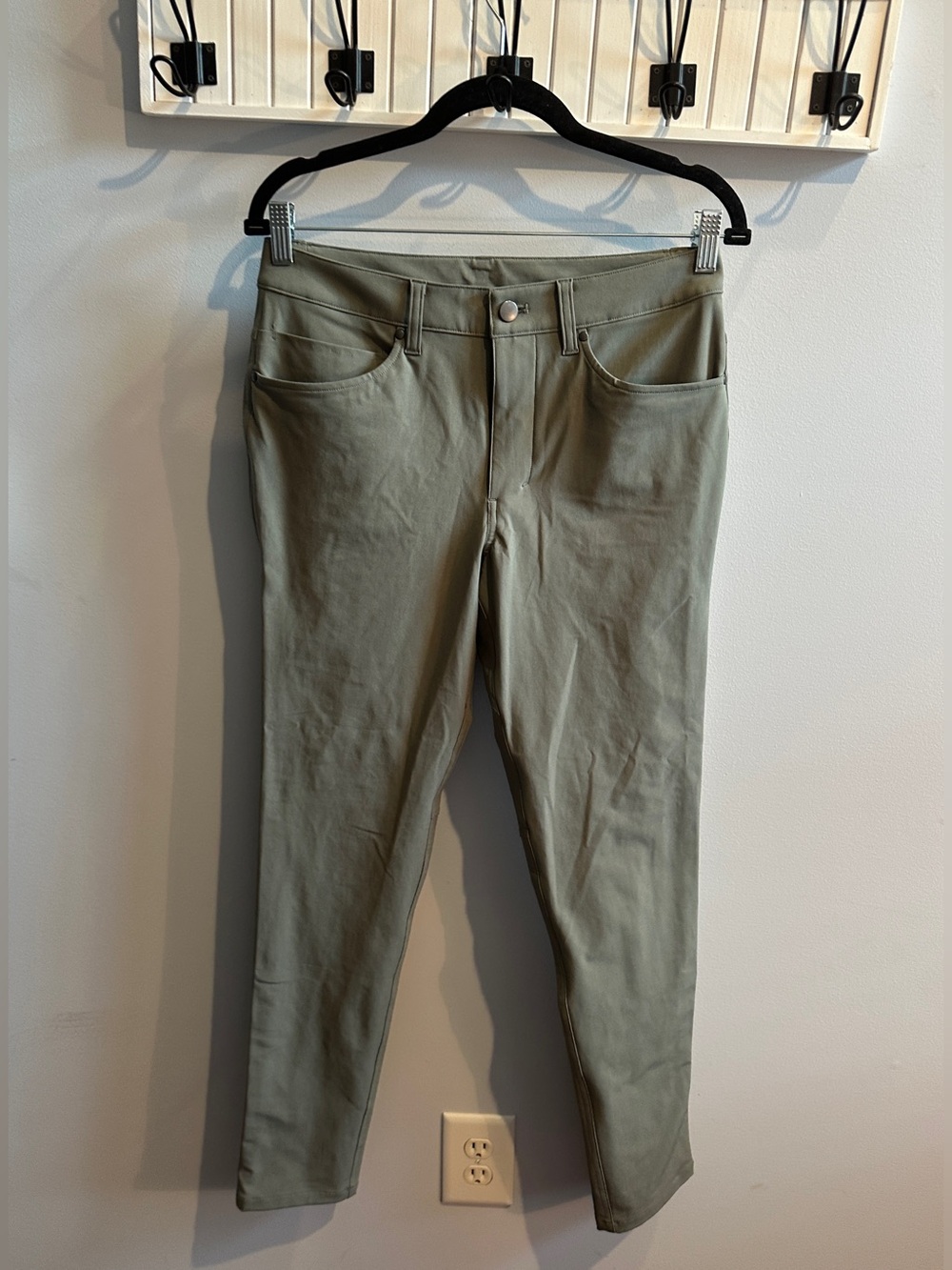 lululemon athletica Men's Sage Green Stretch Chinos